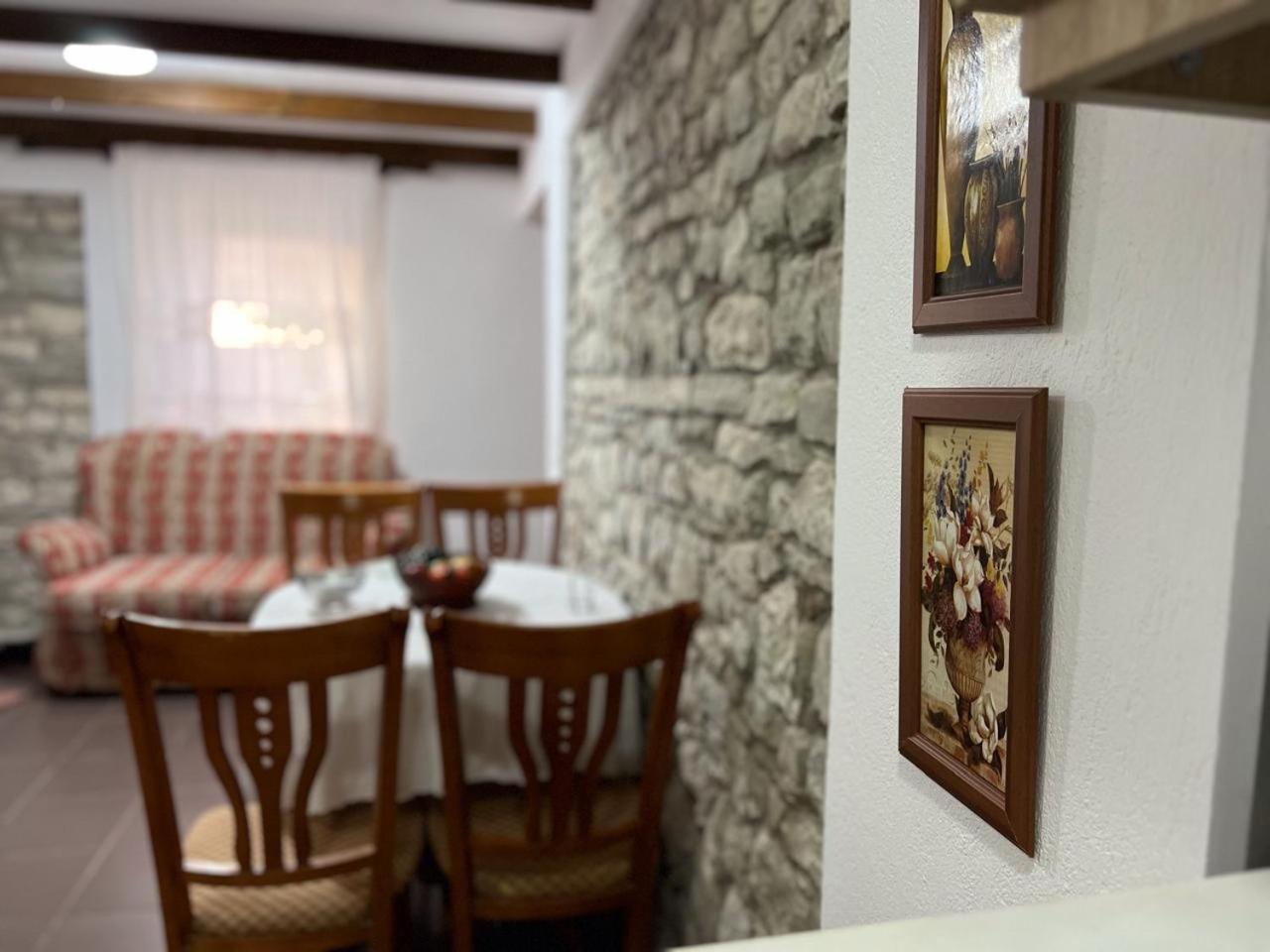 Pjetri House *