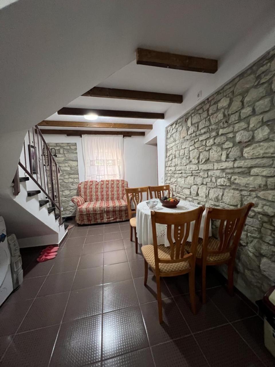 Pjetri House Affittacamere