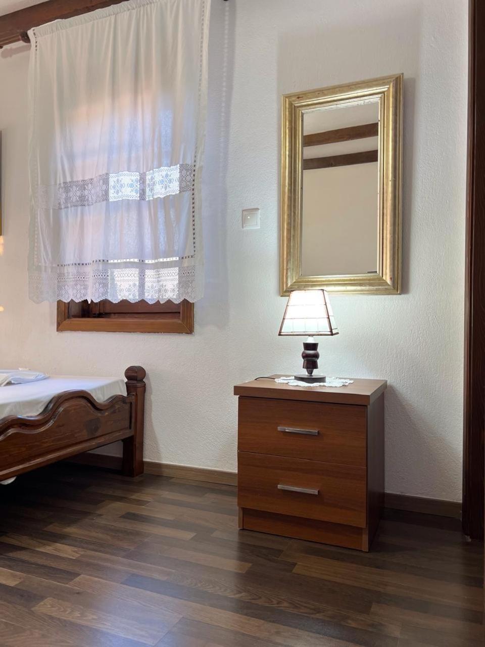 Pjetri House Affittacamere Berat