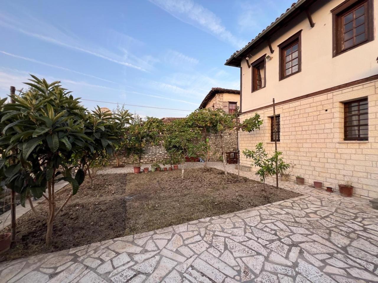 Pjetri House *