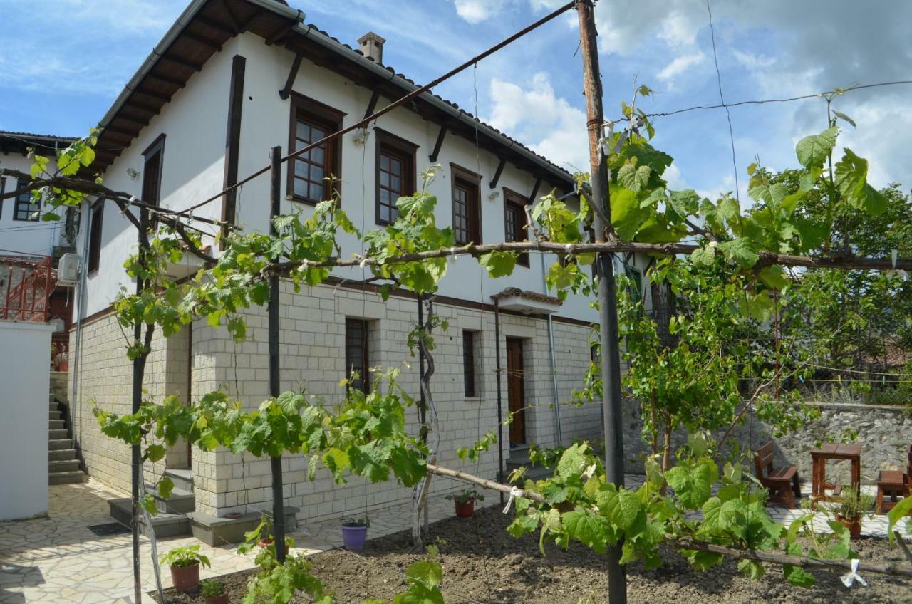 Pjetri House * Berat