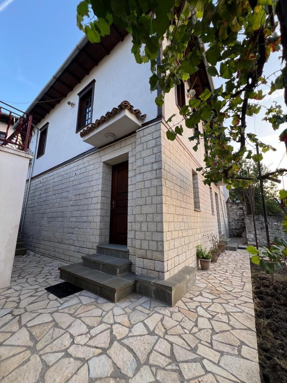 Pensjonat Pjetri House